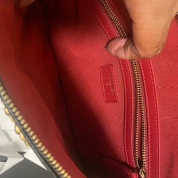 Gucci Handbag - Picture 2 of 9